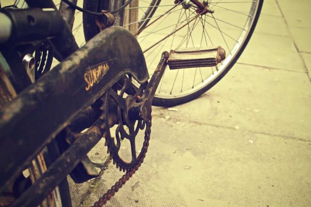 broken-rust-bike-bicycle